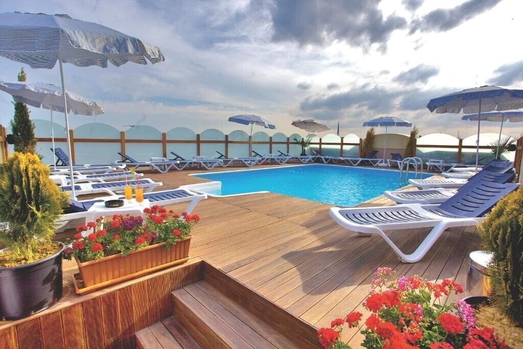 Отель Hotel Istanbul Trend 4*