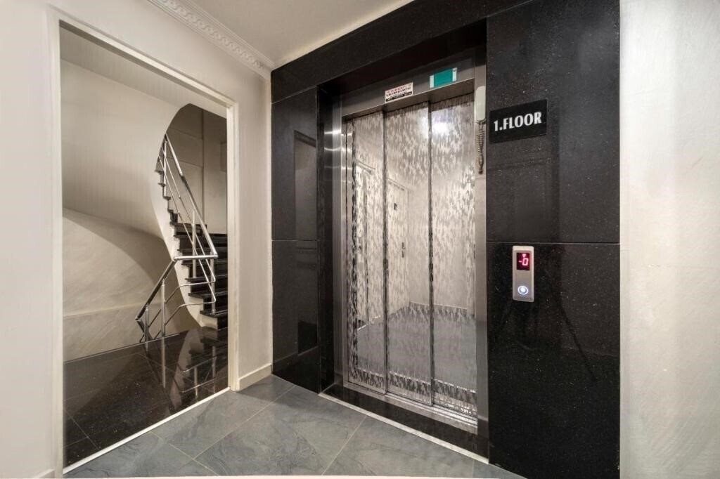 Фотография Deluxe Newport Hotel 3*