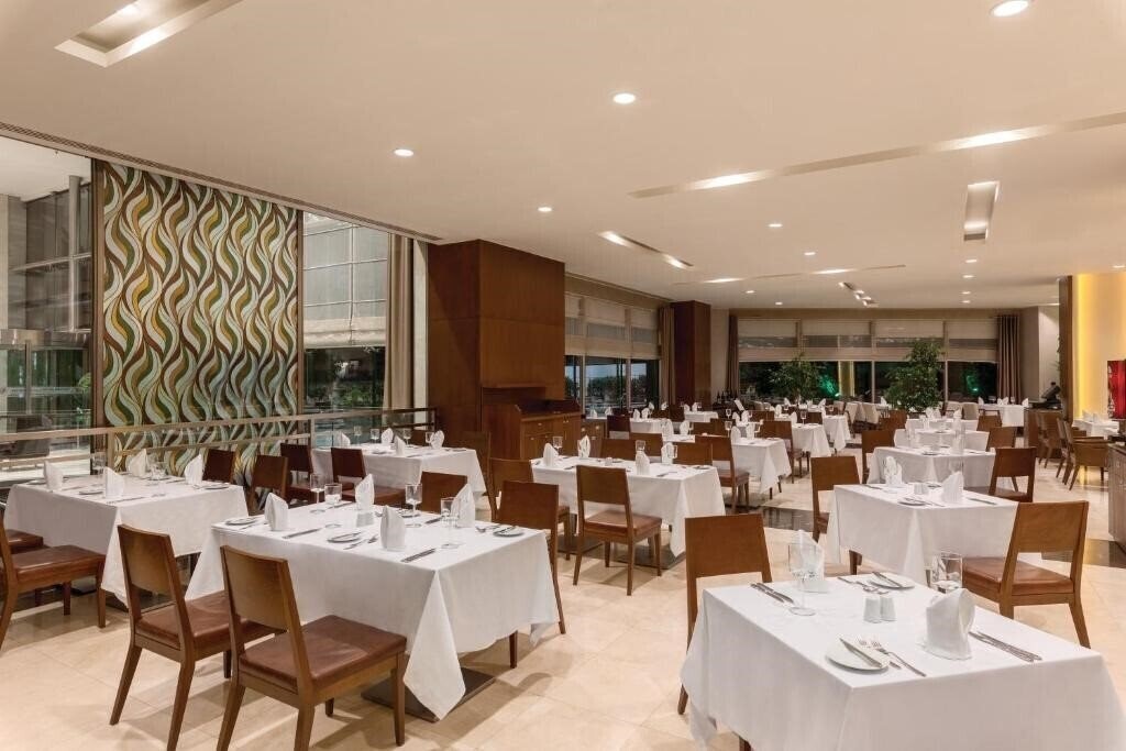 Картинка Ramada Plaza Istanbul Tekstilkent 5*