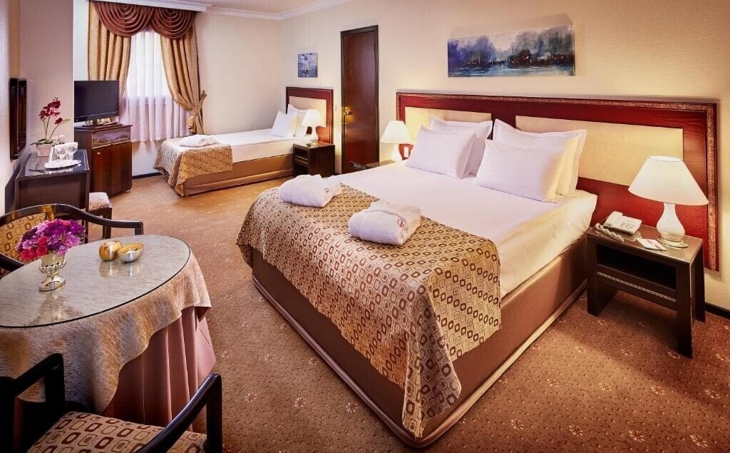 Отель Gunes Hotel Istanbul 4*