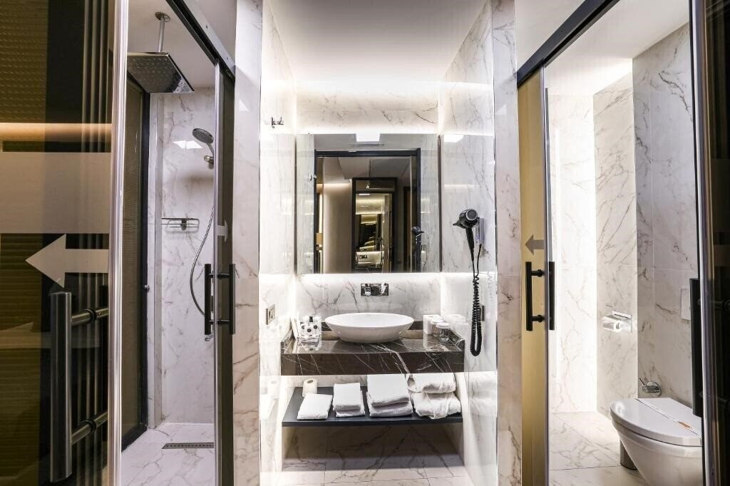 Zdjęcie Broyt Suites Hotel 4*