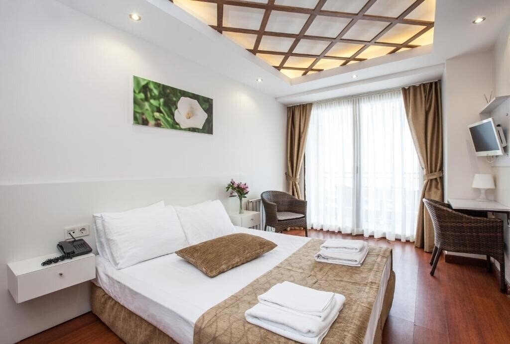 Фото Buyukada Comfort Hotel 4*