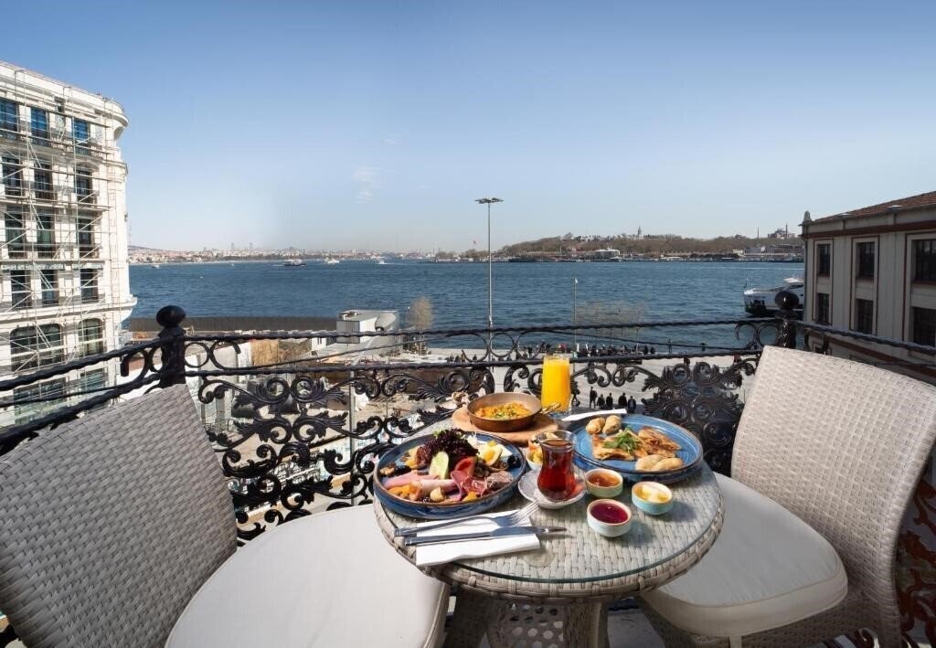 Фото The Wings Hotel Istanbul 4*