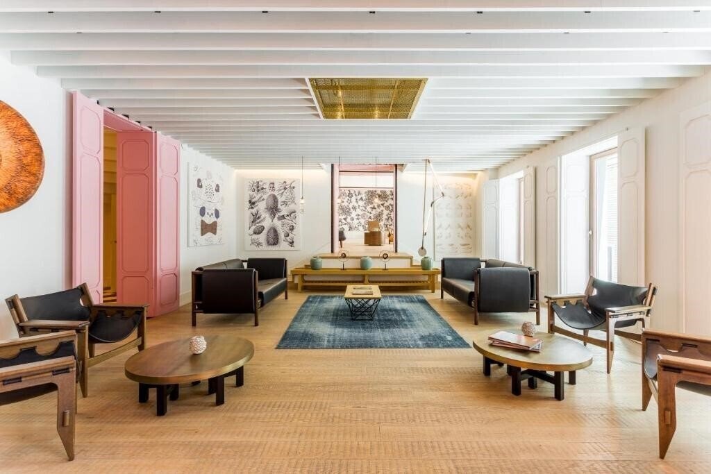 Готель Room Mate Emir 4*