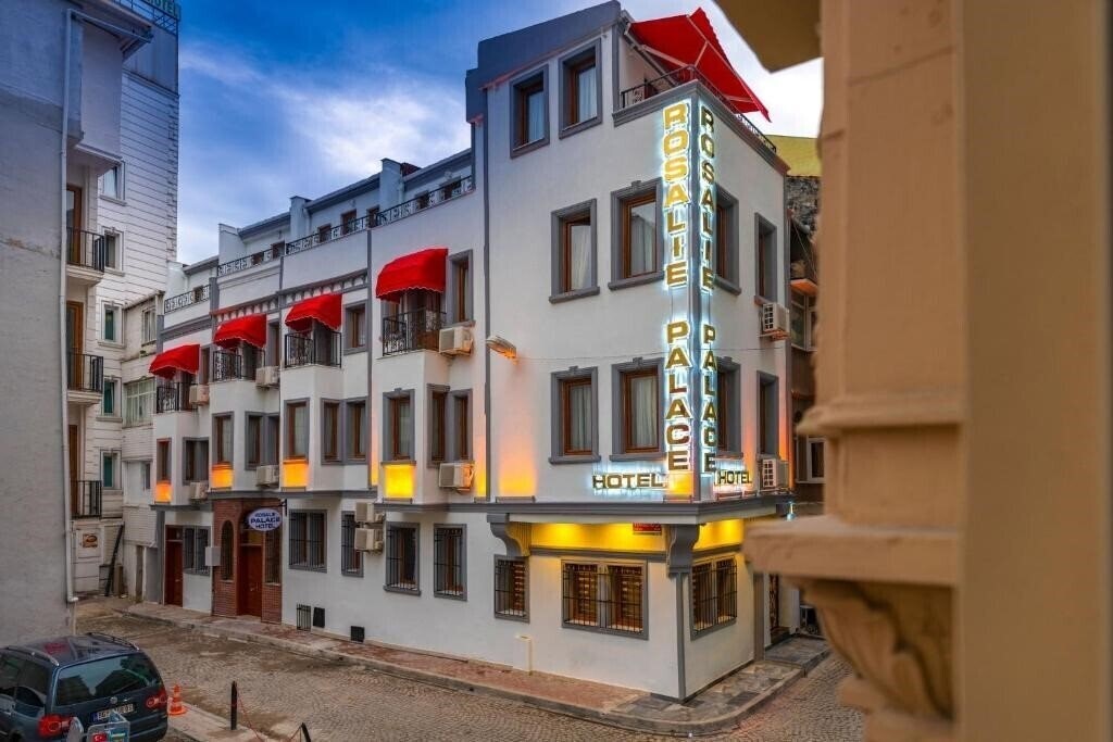 Готель Rosalie Palace 2*