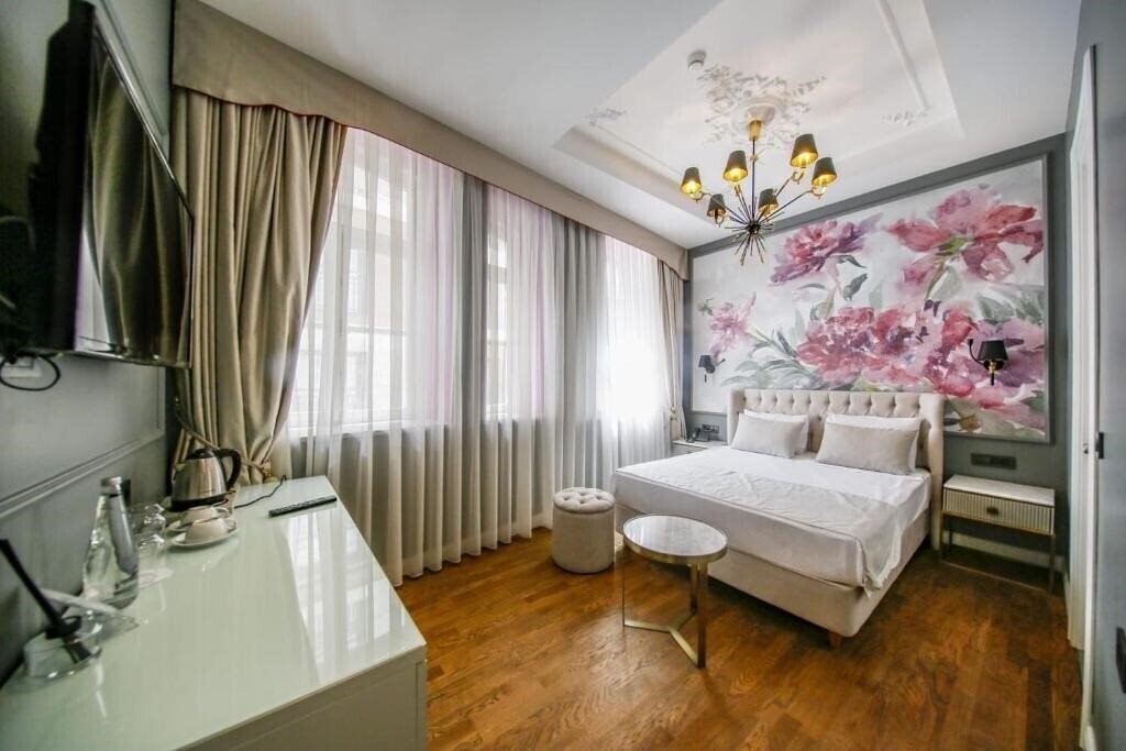 Hotel Royal Tophane Hotel 3*