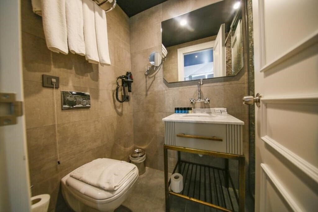 Zdjęcie Royal Tophane Hotel 3*