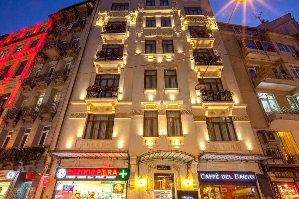 Hotel Pera Parma Hotel 4*