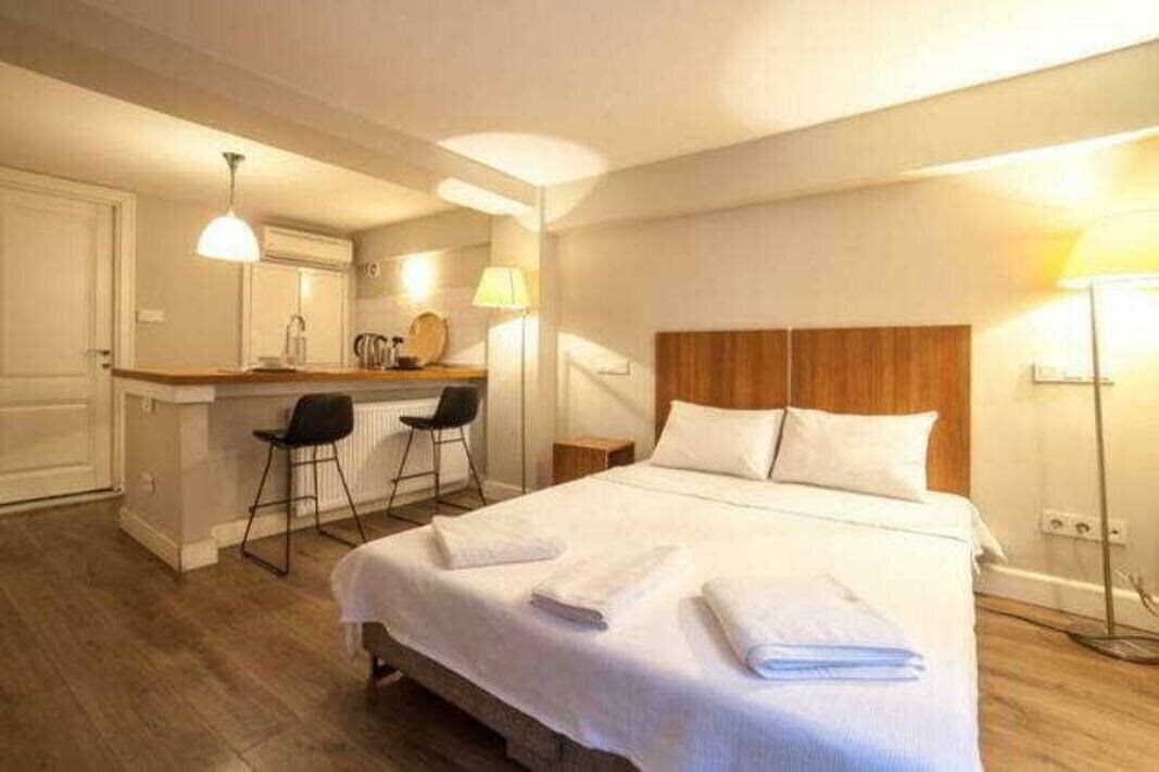 Готель La Bella Suites Pera 3*