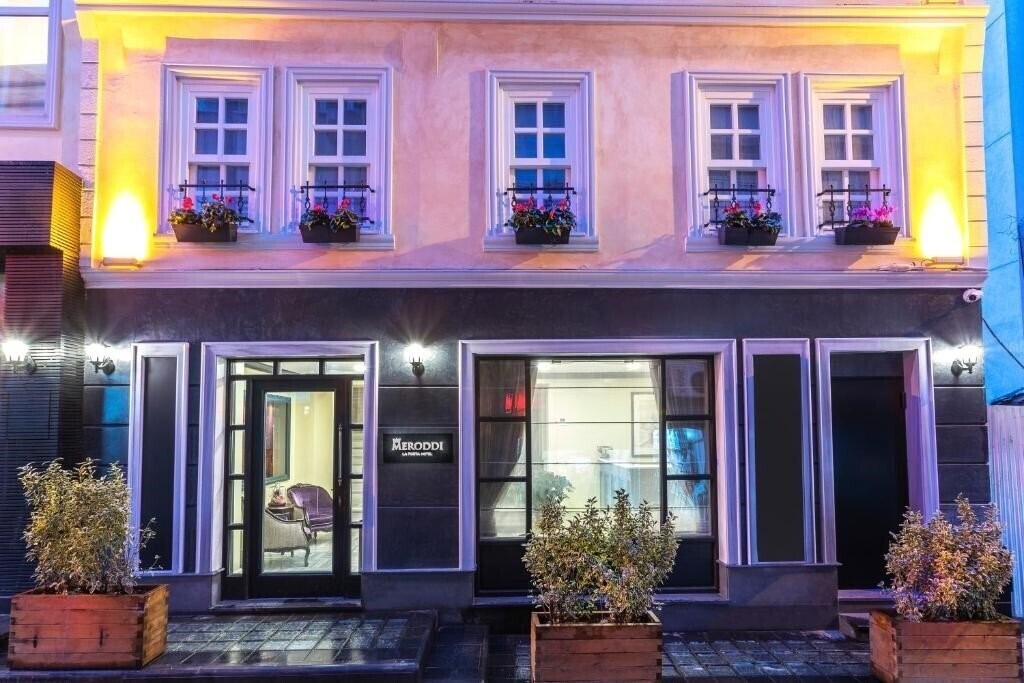 Отель Meroddi La Porta 4*