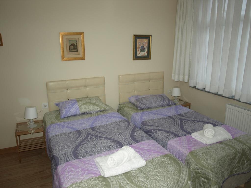 Zdjęcie Midillis Art Apartment 3*