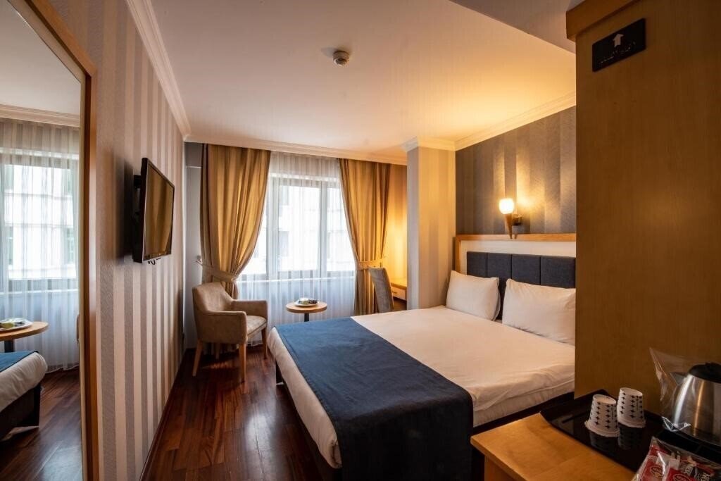Готель Nova Plaza Hotel Taksim Square (ex. Manesol Boutique Lamartine Park) 3*