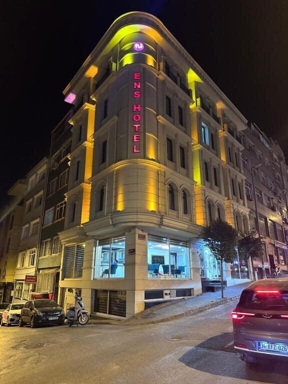Готель Ens Hotel 3*