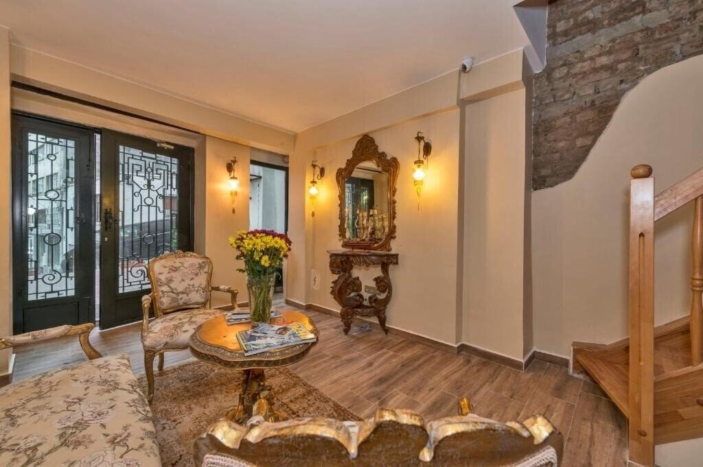 Zdjęcie Corner Garden Hotel 2*