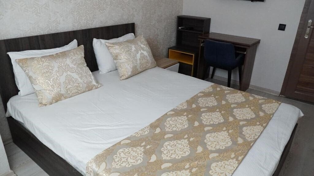 Готель Boutique Sultan Hotel (ex. Oliva Hotel) 2*