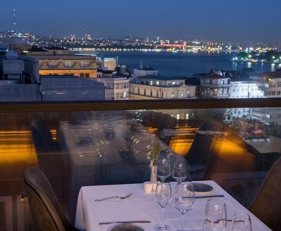 Zdjęcie Azzap Hotel Galata 5*