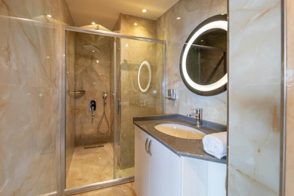 Zdjęcia Walton Gardens Pera Hotel 3*