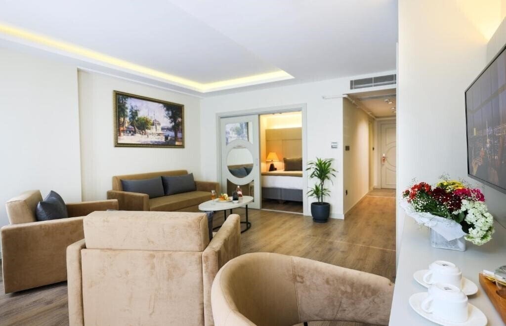 Zdjęcie Orka Taksim Suites & Hotel 4*