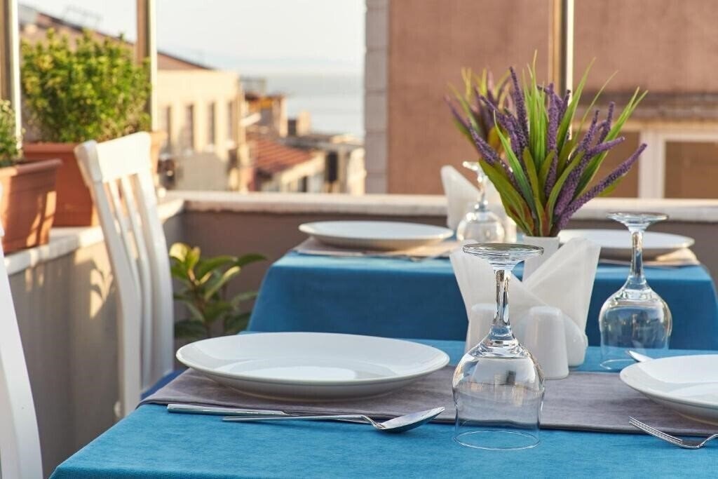 Фотографія Renzo Hotel (ex. Istanbul Blue Hotel Beyazit) 3*