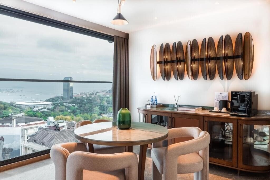 Zdjęcie Glens Palas Istanbul Nisantasi (ex. Glens Palas Nisantasi, Nish Palas Istanbul, Nish Palas Istanbul by Hyatt) 5*