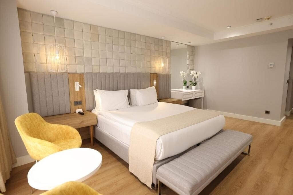 Отель Nova Plaza Prime Hotel (ex. Sundance Hotel Istanbul, Holiday Inn Istanbul Airport Hotel) 5*