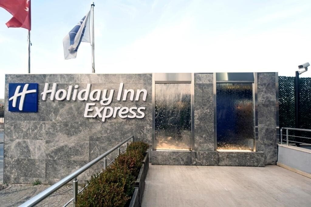 Картинка Holiday Inn Express Istanbul Altunizade by IHG 3*