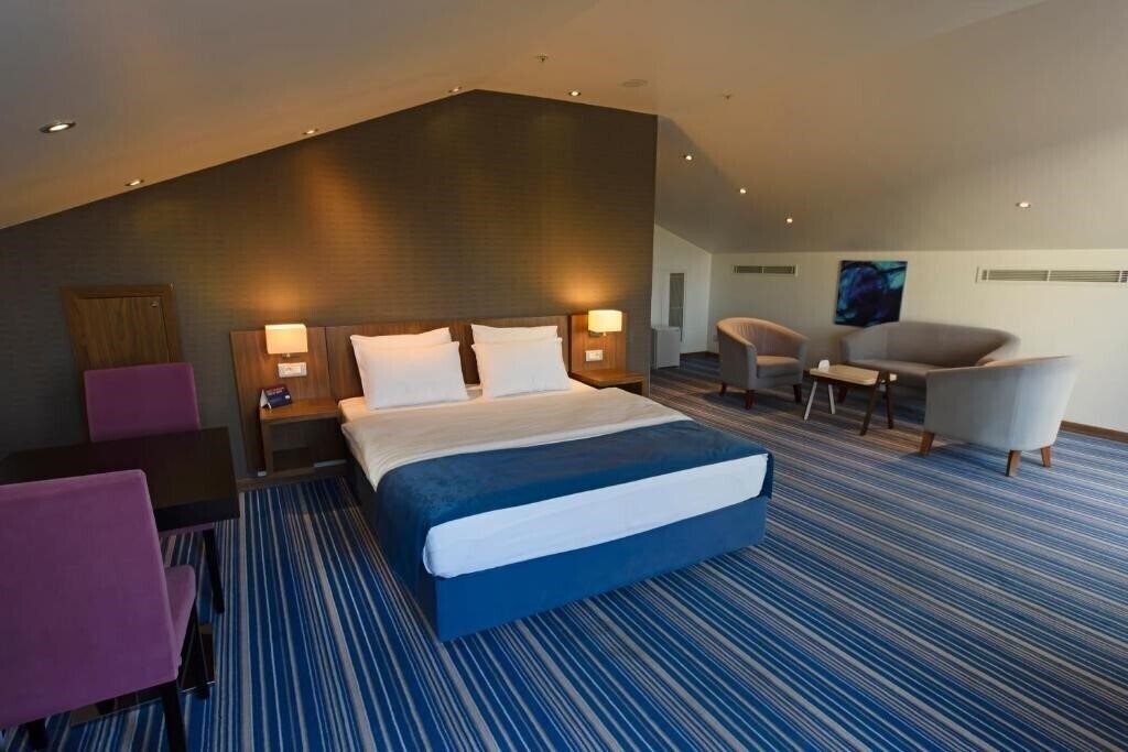 Отель Holiday Inn Express Istanbul Altunizade by IHG 3*