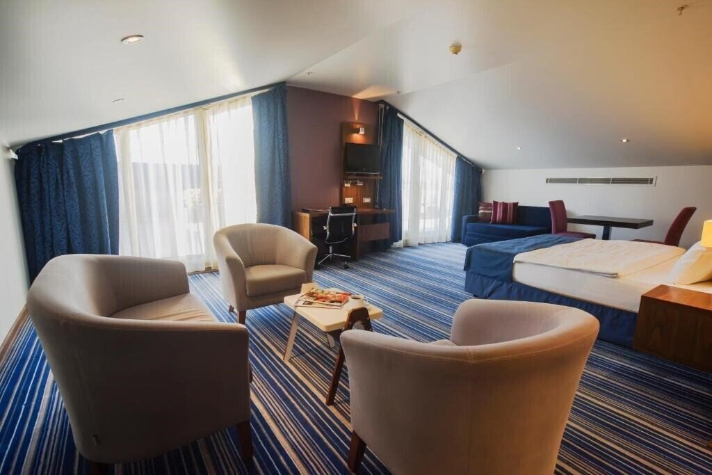 Фотография Holiday Inn Express Istanbul Altunizade by IHG 3*