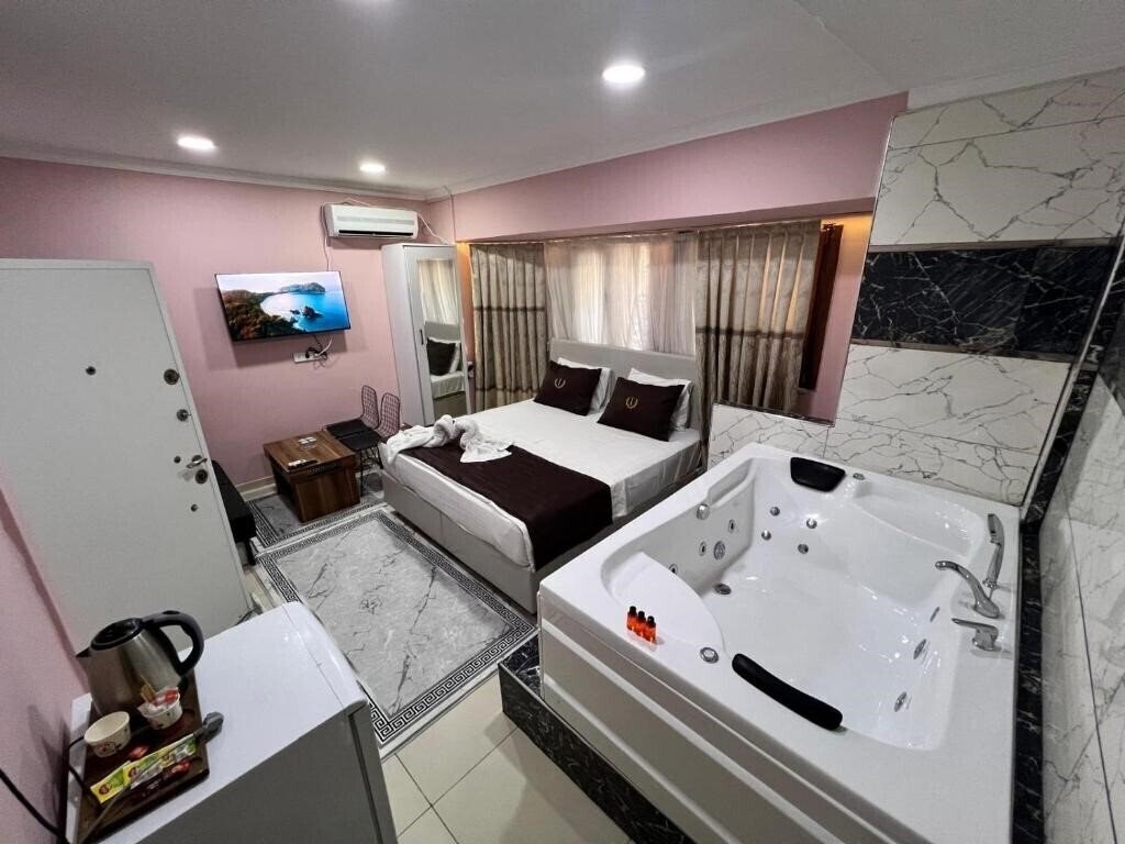 Zdjęcia Istanbul Palace Hotel 2*