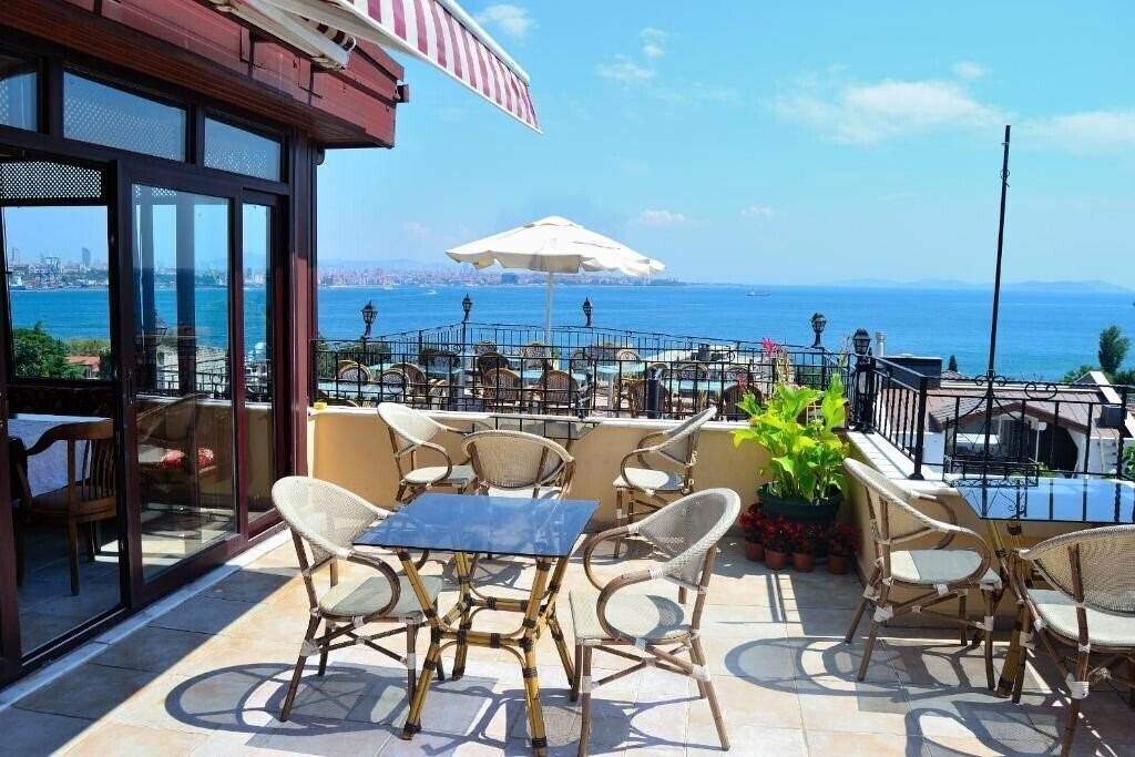 Отель Hotel Alp Guesthouse 3*