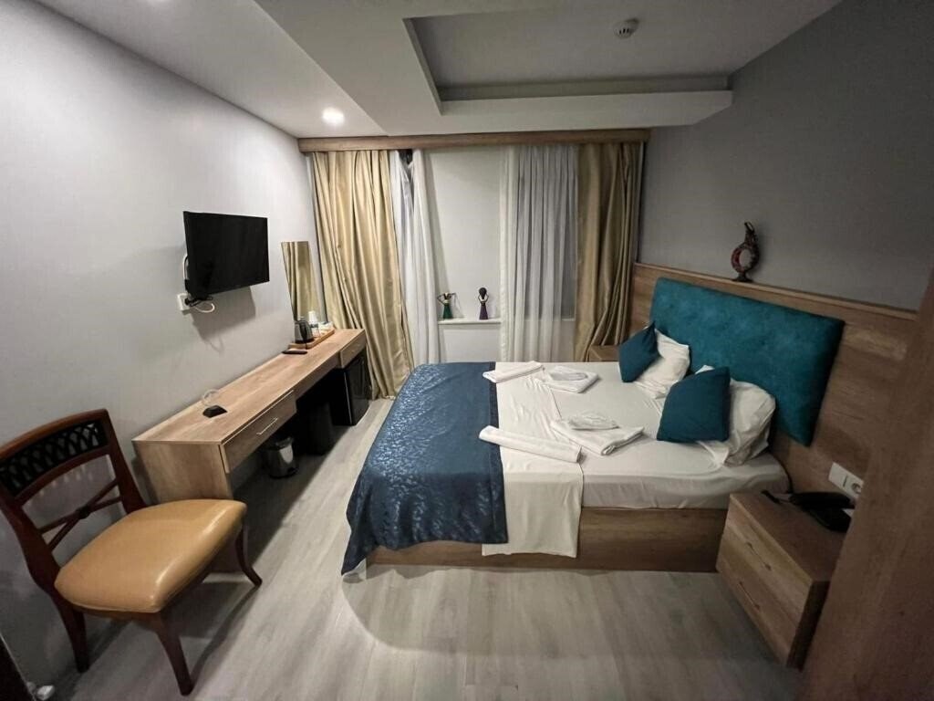 Фотографія Destinia Pera Suites 4*