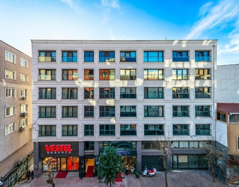 Hotel Roys Hotel & Suites 4*