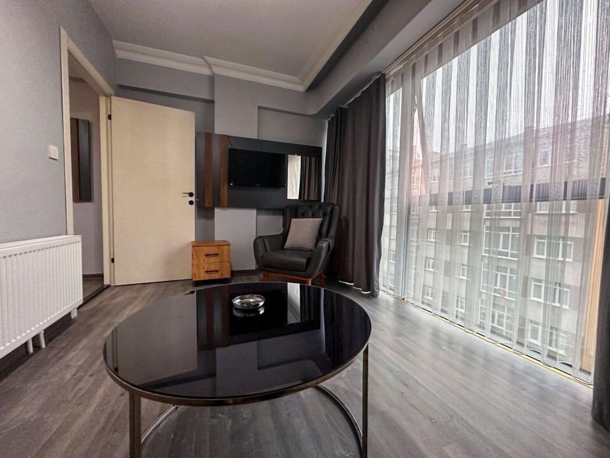 Zdjęcie Liza Suit Hotel 4*