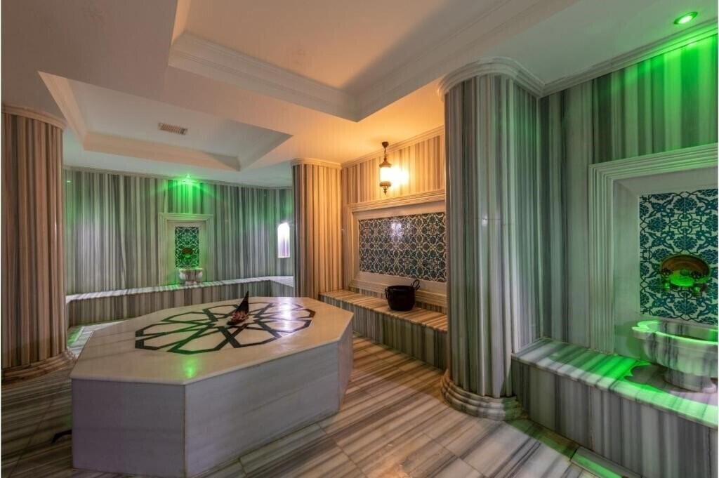 Zdjęcie Crestium Taksim Prive & SPA Hotel (ex. Nova Plaza Boutique Hotel & SPA) 4*