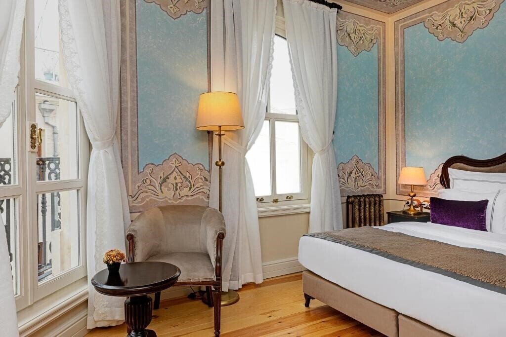 Фото Meroddi Barnathan Hotel 3*