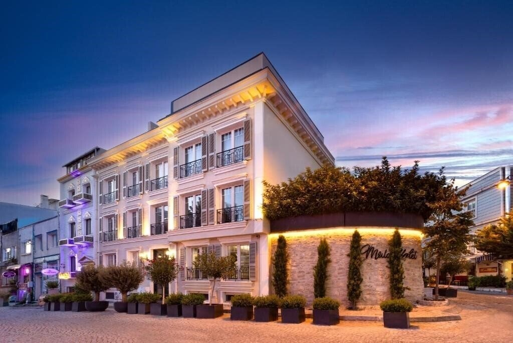 Отель Me by Mula Hotel (ex. Motto by Mula Hotel) 4*