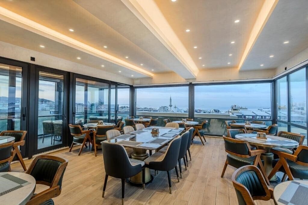 Zdjęcie Lions Royal Hotel 4*