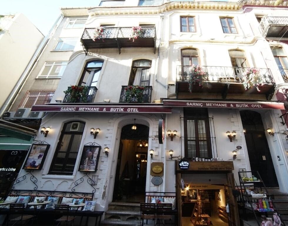 Готель Sarnic Pub & Hotel (ex. Sarnic Boutique Hotel, Sarnic Meyhane) 4*