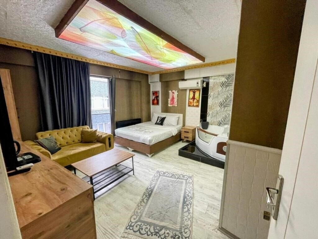 Zdjęcia Royal Suit Hotel (ex. Royal Hotel) 3*