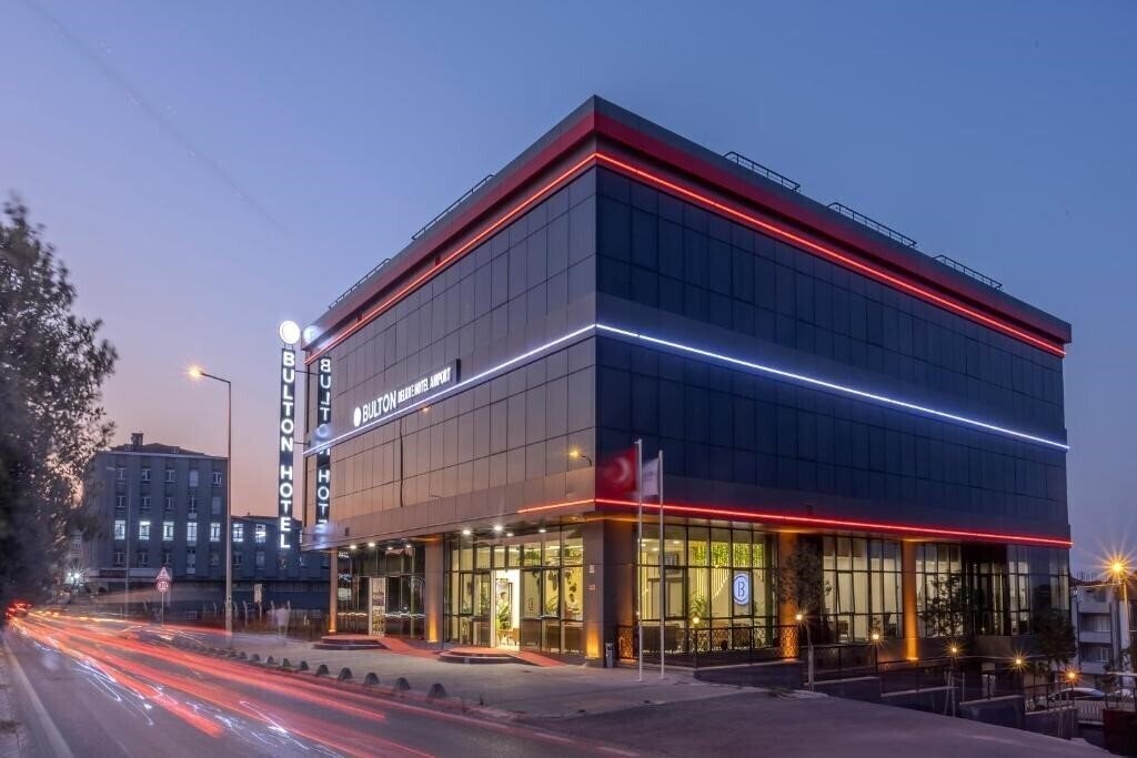 Готель Bulton Deluxe Hotel Airport 3*