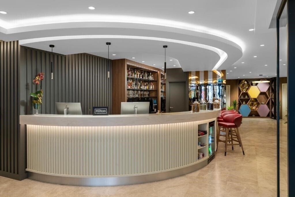Фото Hampton by Hilton Istanbul Sisli 4*