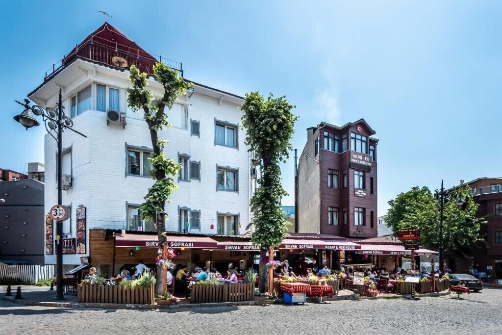 Отель Hotel The Rose Bouquetes 3*