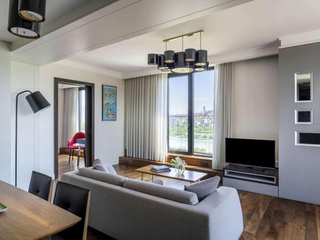 Zdjęcie Movenpick Hotel Istanbul Golden Horn 5*