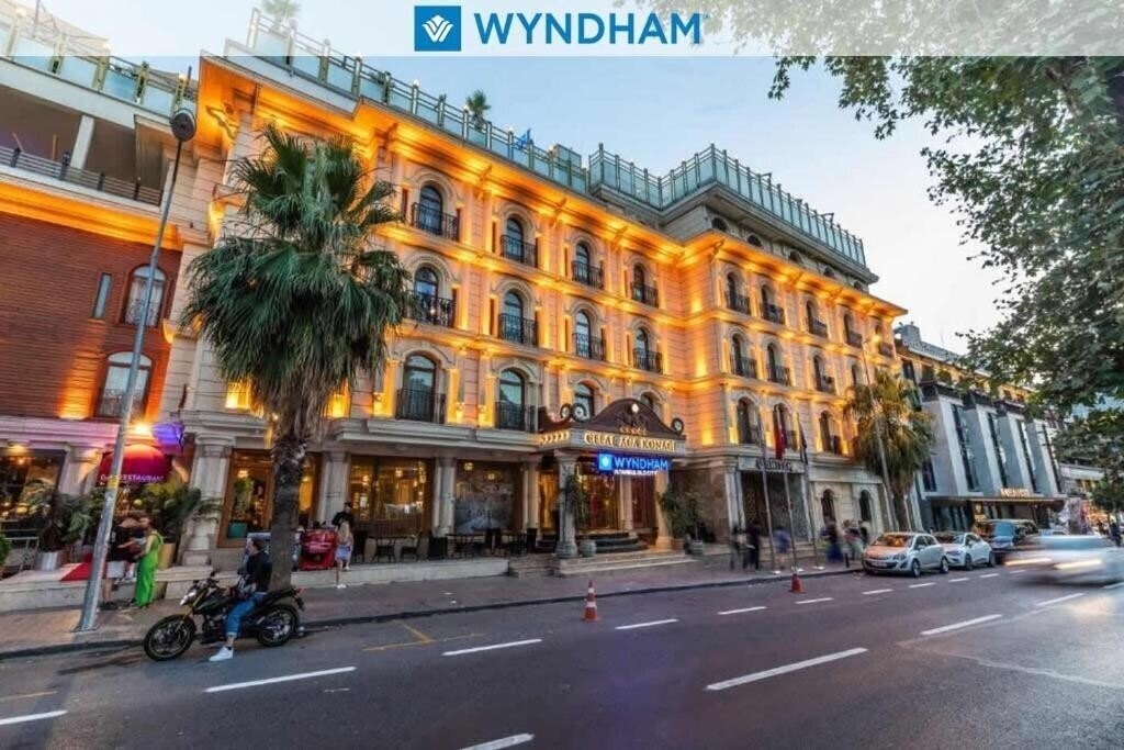 Готель Wyndham Istanbul Old City Hotel (ex. Wyndham Istanbul Oldcity, Celal Aga Konagi Hotel, Celal Aga Konagi Metro Hotel) 5*