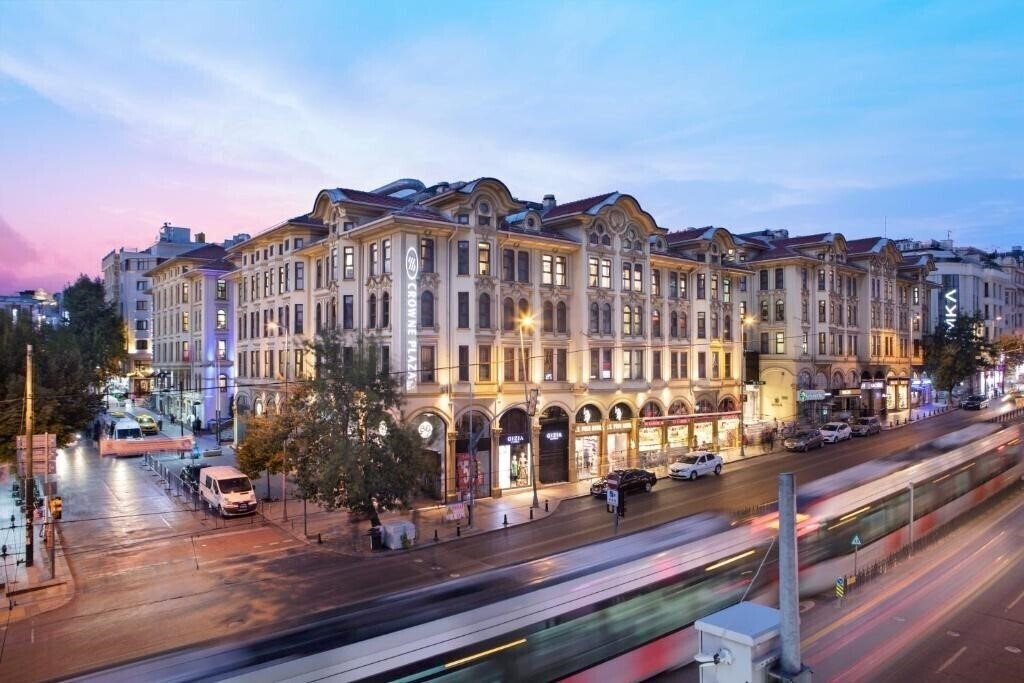 Отель Crowne Plaza Istanbul Old City an IHG Hotel (ex. Crowne Plaza Old City, Crowne Plaza Laleli Old City) 5*