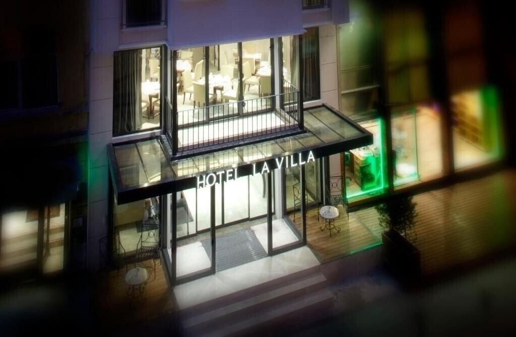 Отель Hotel La Villa 4*