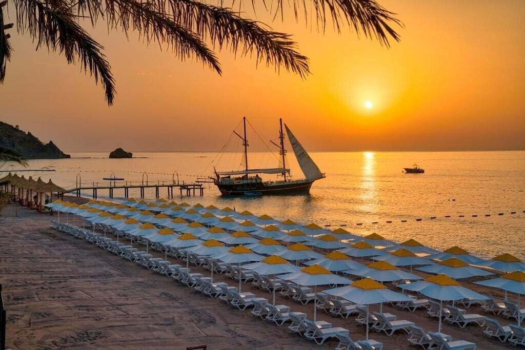 Отель Pirates Beach Club 5*