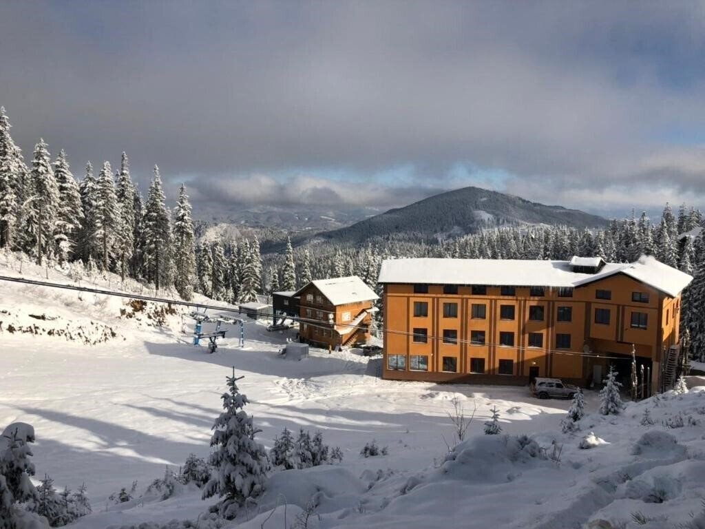 Готель Вершина Карпат 3*