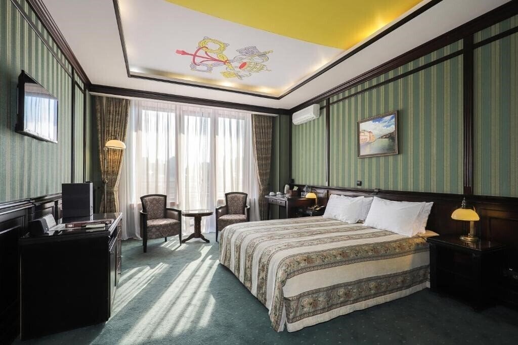 Hotel Атташе 2*