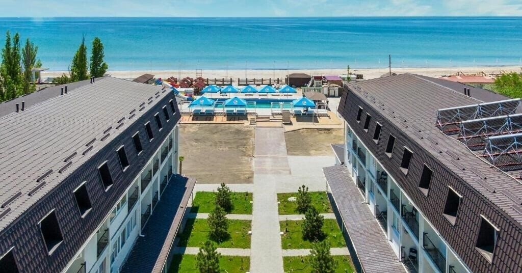 Готель Beach Hotel 3*